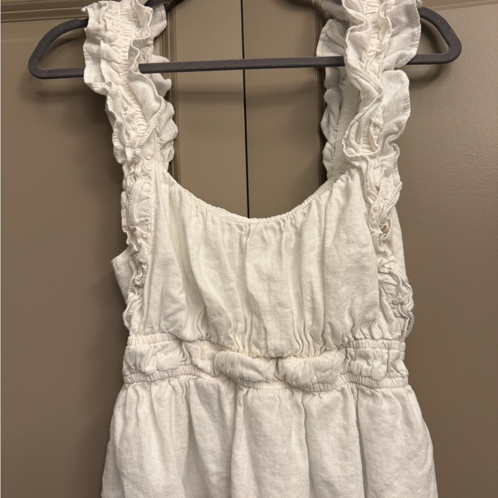 Abercrombie & Fitch Cream Sleeveless Blouse